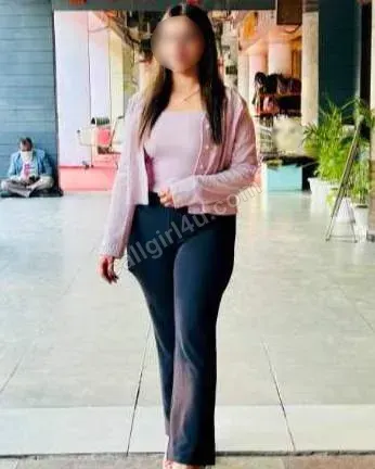 Hafsa - VIP Companion