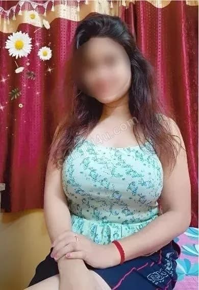 Esha - Massage Therapist