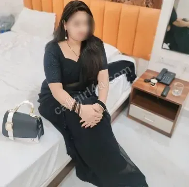 Zeenat - Massage Therapist
