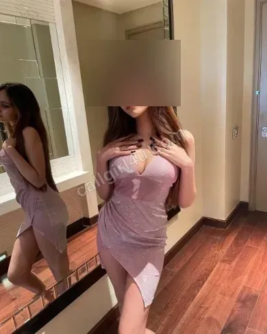 Ayesha - VIP Companion