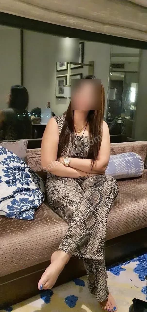 Nisha - VIP Companion