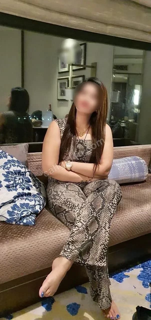 Komal - VIP Companion