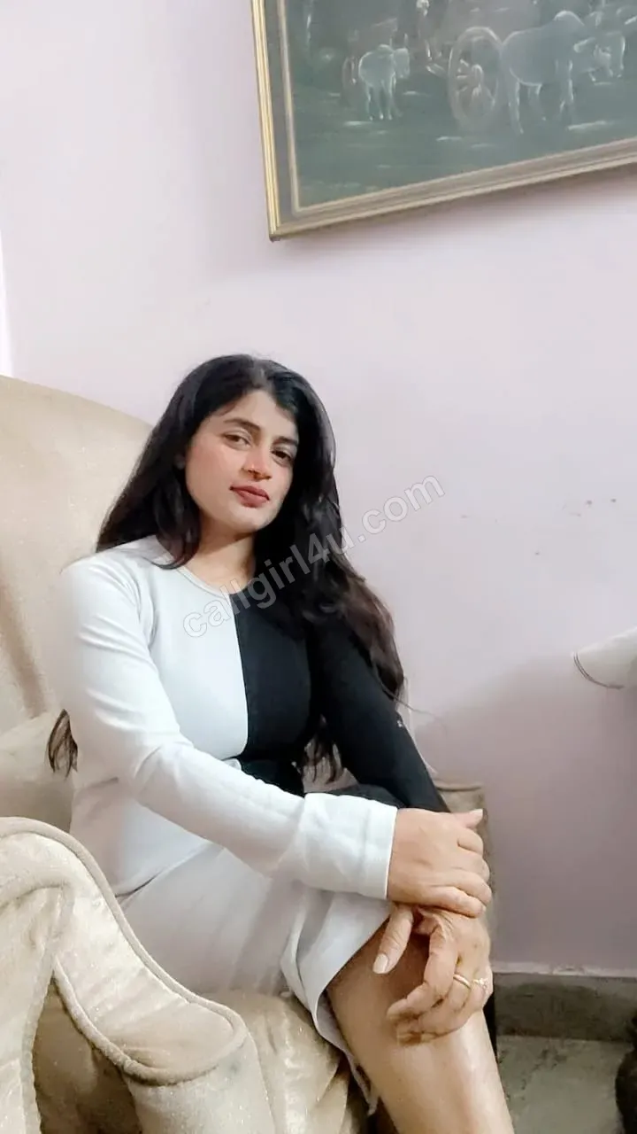 Yamini - VIP Companion