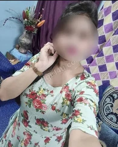 Esha - Massage Therapist
