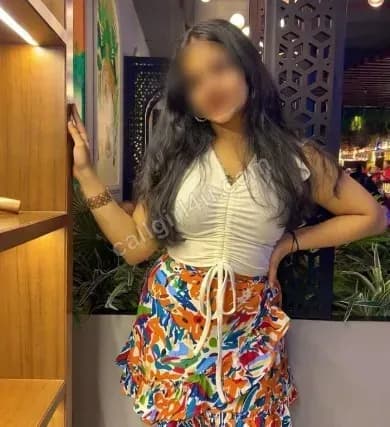 Ishita - Massage Therapist