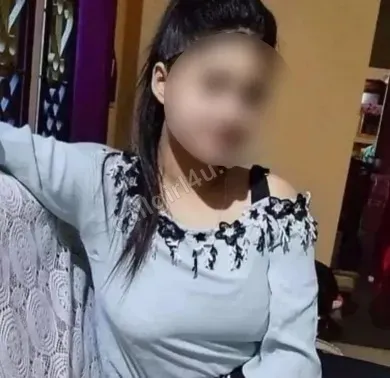 Naina - VIP Companion