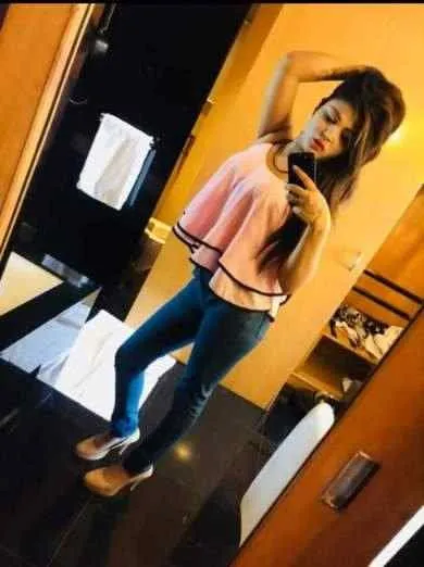 Kavya - Call Girl in Hardoi