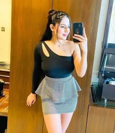 Esha - Call Girl in Noida